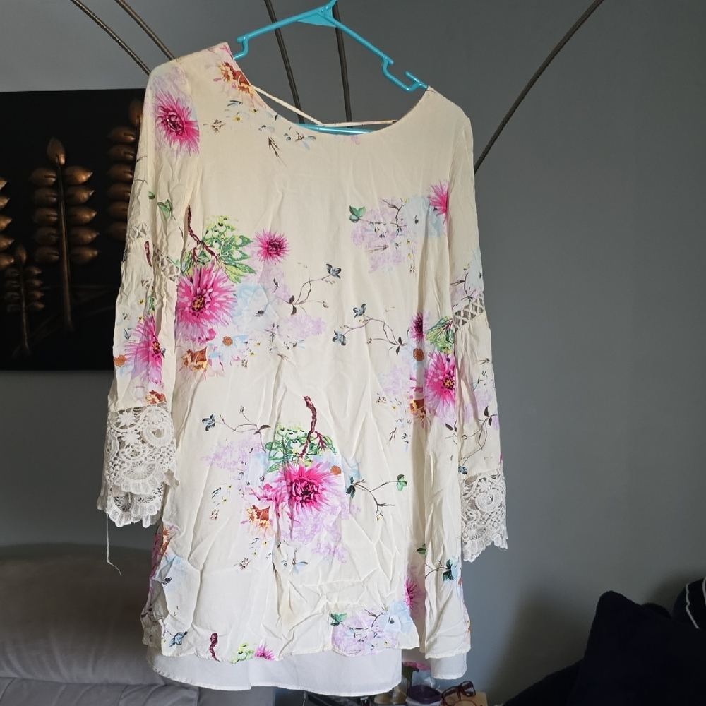 Davi & Dani Floral Dress with Lace Sleeves